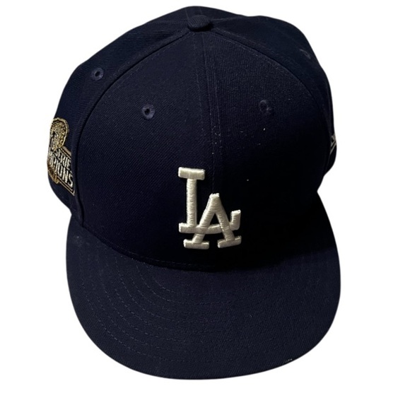 LA Dodgers New Era 2020 World Series CHAMPIONS Sidepatch Cap Adjustable - Picture 3 of 7